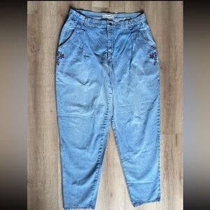 Vintage jeans high waisted pocketless backside embroidered floral mom jeans